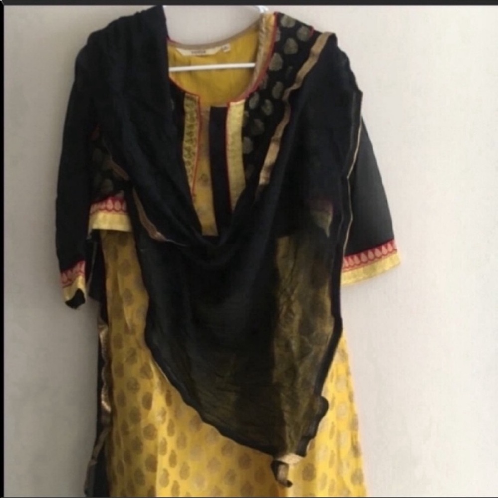 Kashish Yellow Churidar Kurta with koti Vest Small Punjabi Bollywood Indian - Picture 9 of 15
